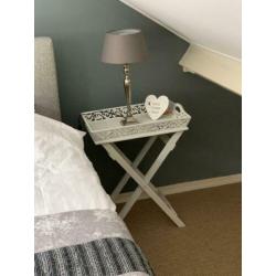 2 mooie Riverdale butlertrays. Whitewash. Incl lampen.
