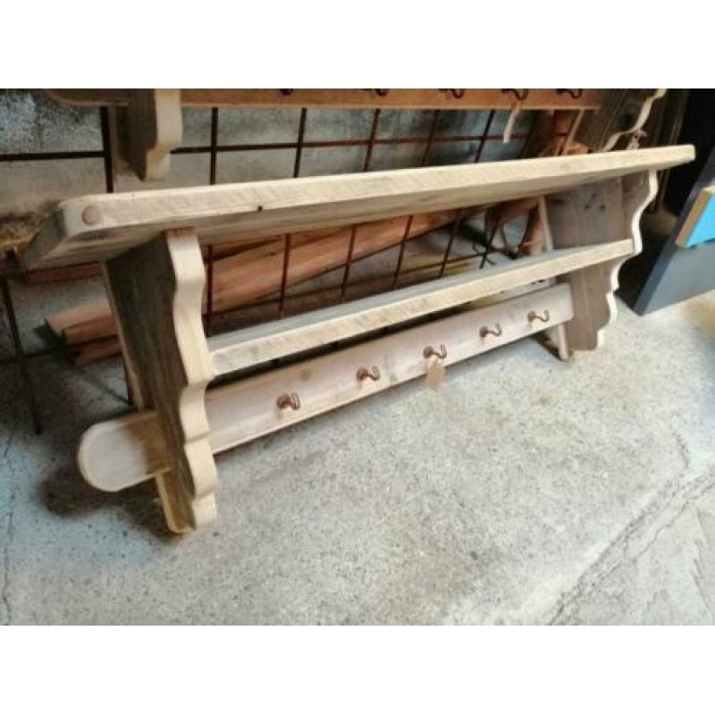 Steigerhouten kapstok / keukenregaal 'halfweg brocante"