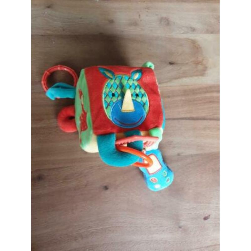 Baby speelgoed kubus met hangfunctie