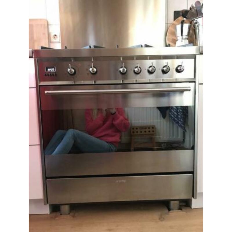 Smeg Fornuis/5-pits/wokbrander/80cm/afzuigkap.
