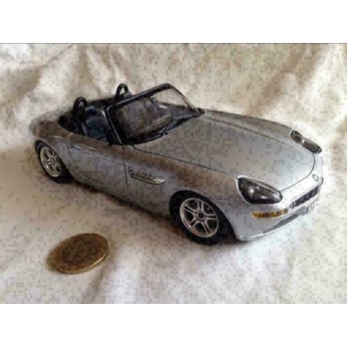 BMW Z8 Zilver, Bburago