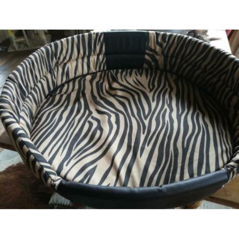 Hondenmand met tijgerprint