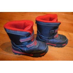 Snowboots van Oshkosh maat 29-30 een