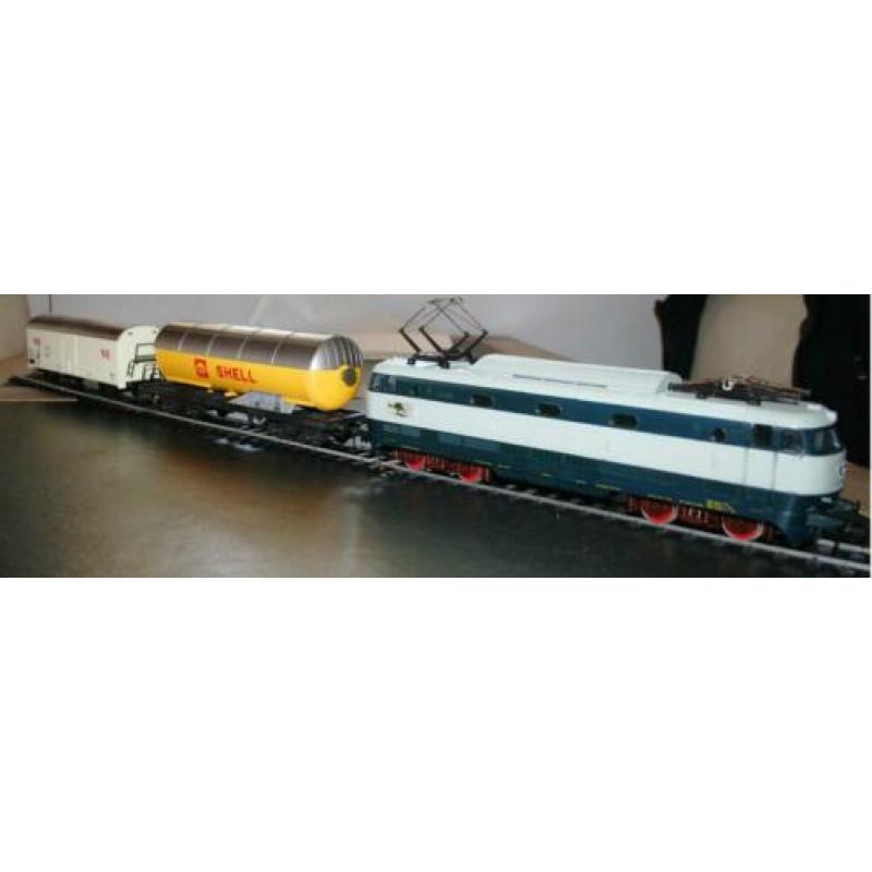 Lima SCHAAL NUL - E-lok FS serie 444 plus wagons