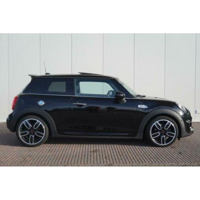 MINI 3-deurs Cooper S Aut. JCW Trim + Serious Business