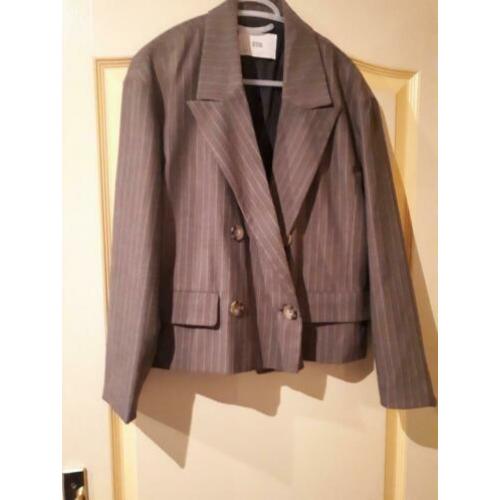 Beige gestreepte blazer van de stradivarius maat s