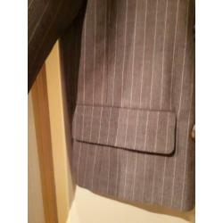 Beige gestreepte blazer van de stradivarius maat s