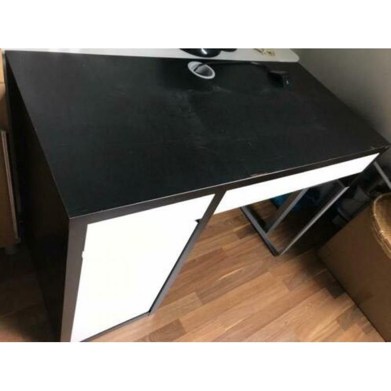 Te koop computermeubel zwart wit,