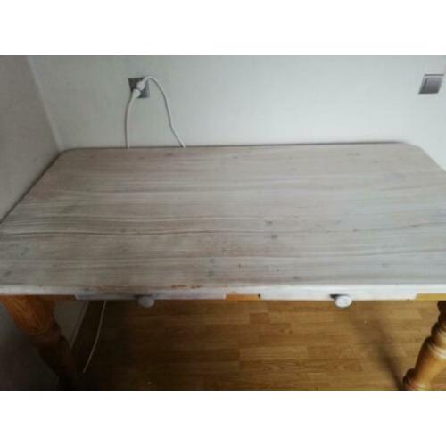 Massief Grenen eettafel 160x90x80. Inclusief 4 stoelen.