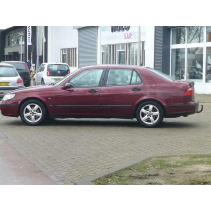 Saab 9-5 2.3t Vector word geleverd met een nieuwe apk