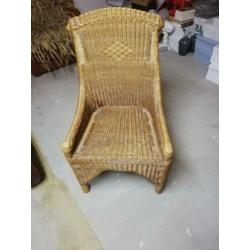 Massief Grenen eettafel 160x90x80. Inclusief 4 stoelen.