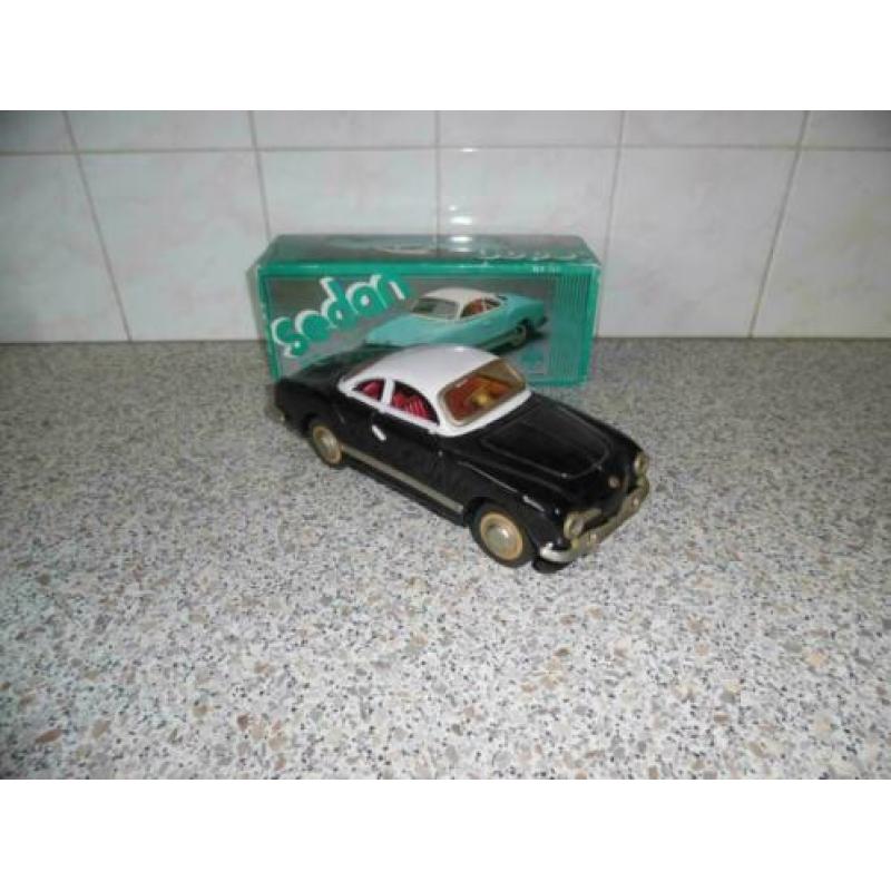Blikken volkswagen karmann ghia (met doos) nieuwstaat !!!
