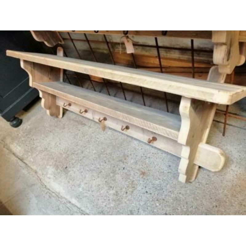 Steigerhouten kapstok / keukenregaal 'halfweg brocante"