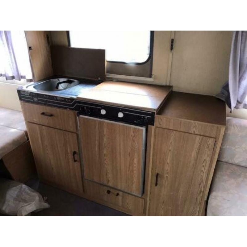 Kip KL 430 caravan om af te klussen