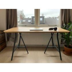 Simpel en minimalistisch bureau