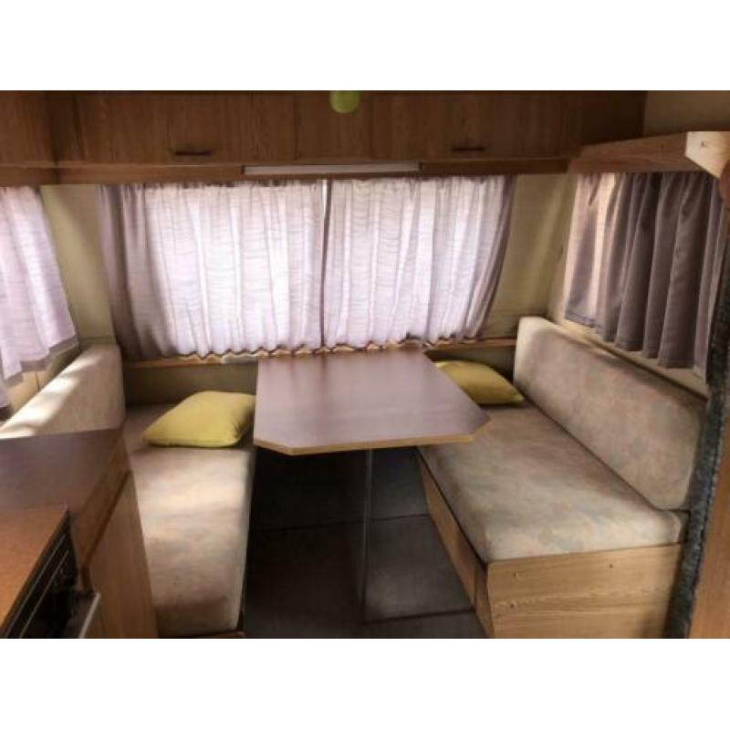 Kip KL 430 caravan om af te klussen