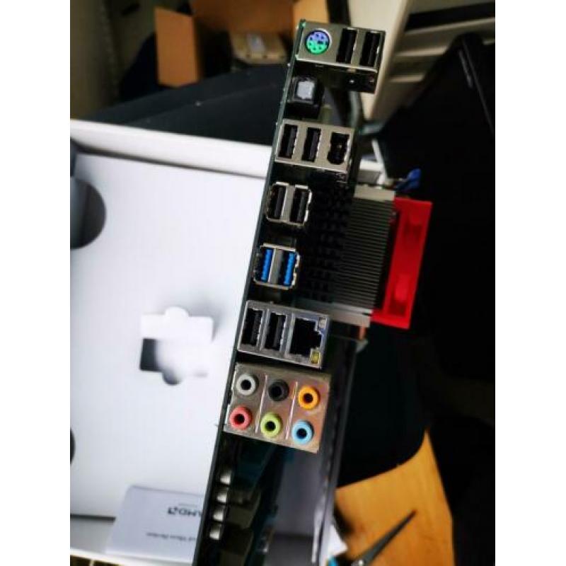 Upgradesetje; AMD FX-4100/16gb/Moederbord/HD7870