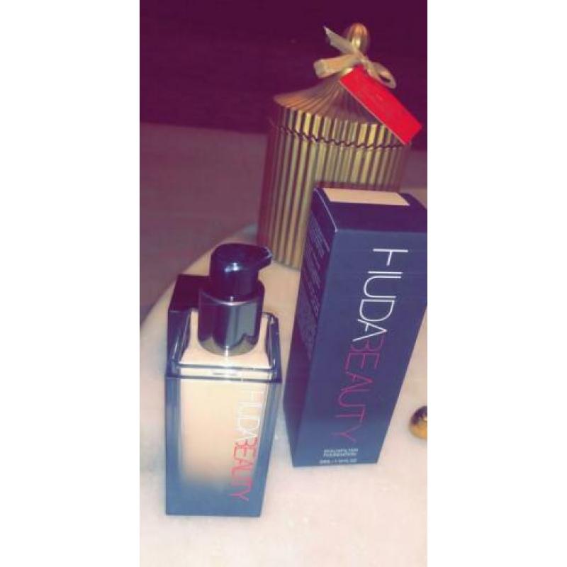 Huda Beauty foundation zgn