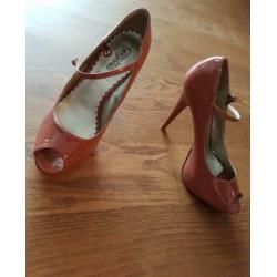 Peep Toe Pumps Hakken Your Feet Look Gorgeous Lak
