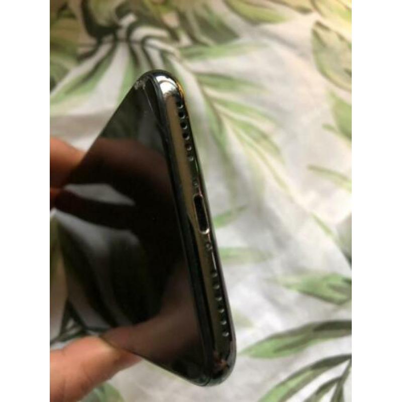 Iphone x met barsten