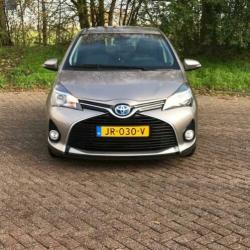 Toyota Yaris 1.5 HSD 55KW 5DRS 2015 Grijs