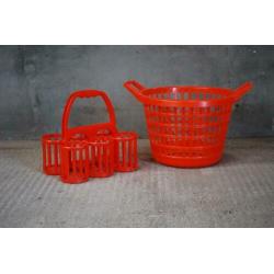 Vintage Oranje wasmand en flessenrek