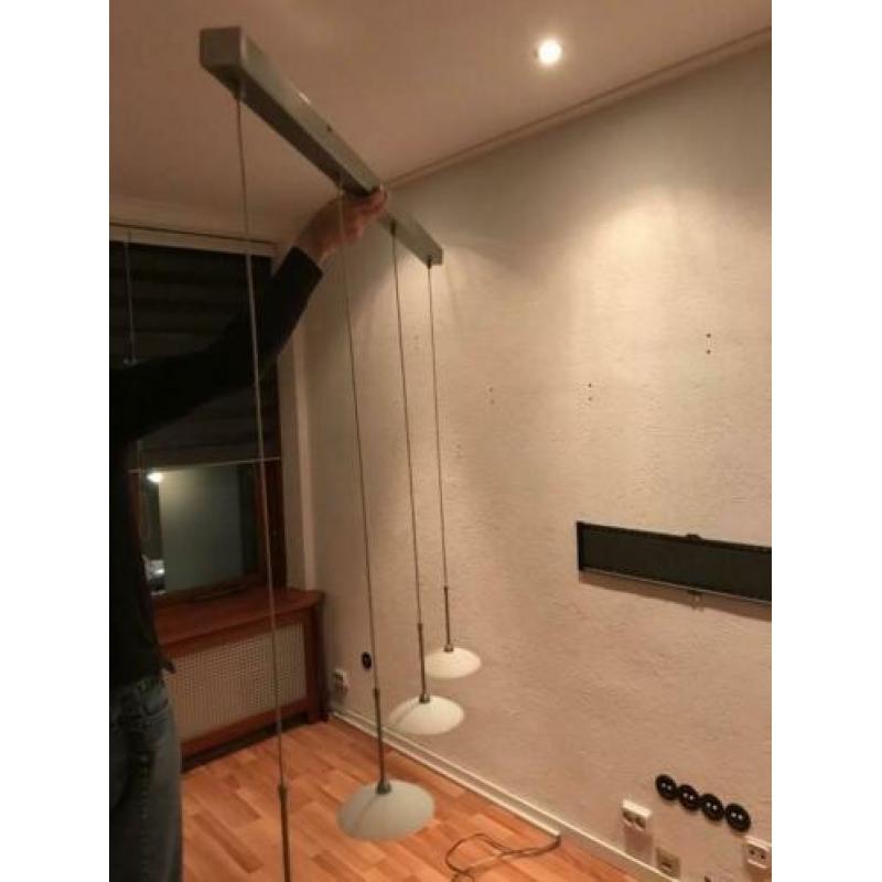 Dimbaar halogeen eettafel hanglamp RVS en 4 melkglas lampen