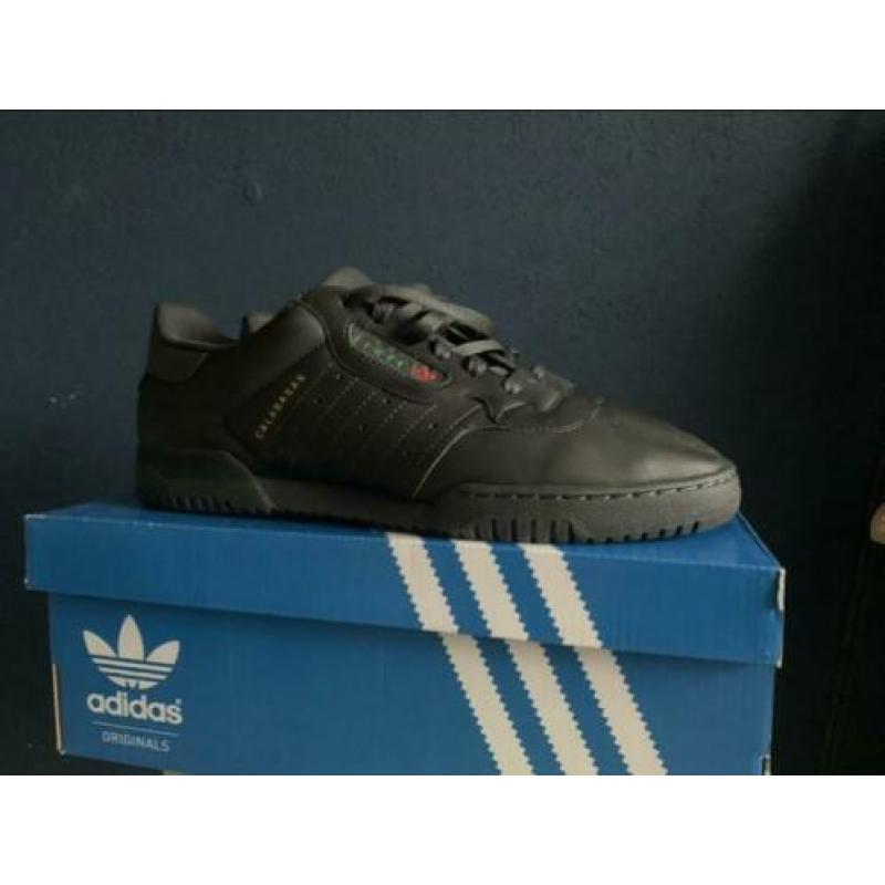 Yeezy powerphase calabasas, maat 44 2/3