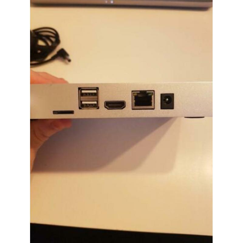 PIPO X7 Windows 8.1 Smart Mini PC TV Box