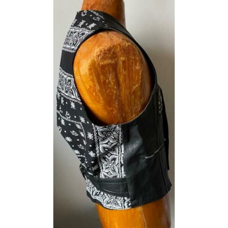 Leren bikers/motor vest. Mt L.