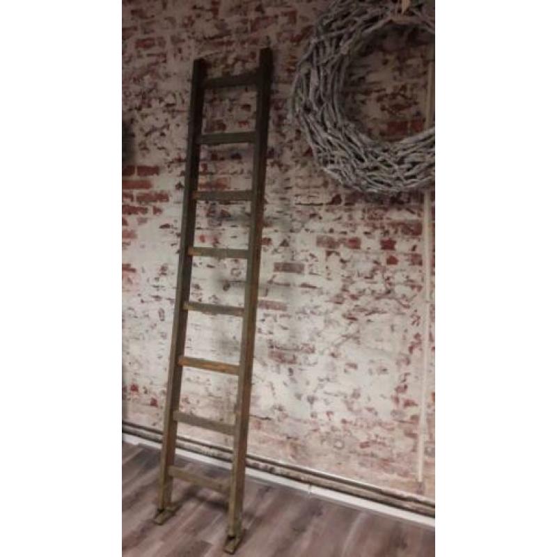 Oude unieke schildersladder