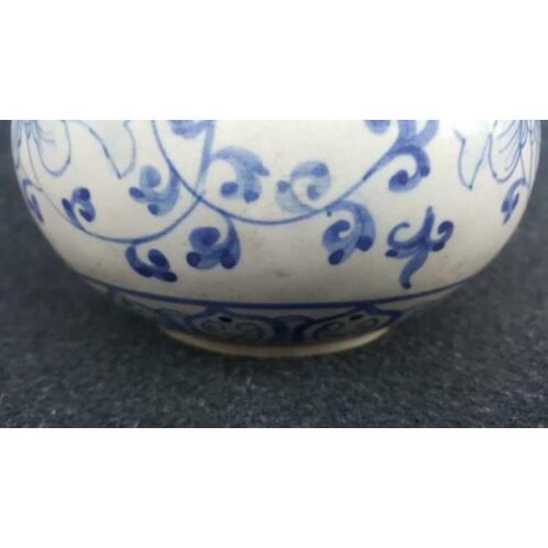 Chinees porselein vaas met floraal decor - 18,5 cm