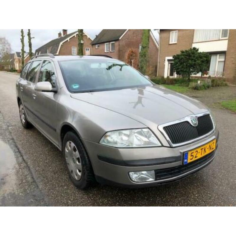 Skoda Octavia 1.6 75KW COMBI AMBIENTE