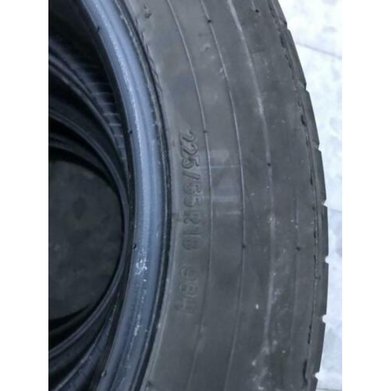 Zomerbanden Outlander 225/55R18