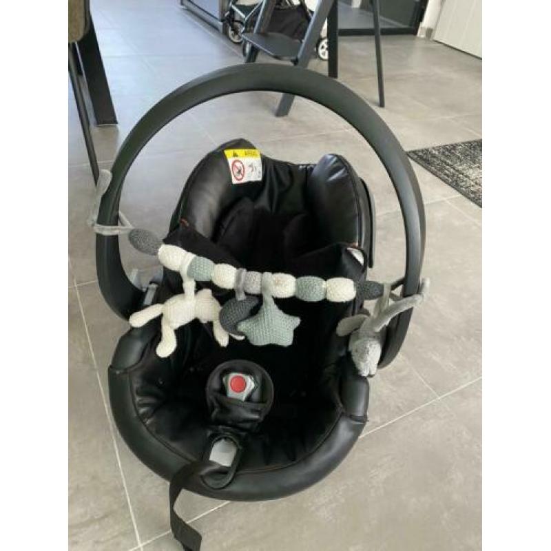Maxi Cosi / Autostoel Mima be safe izi go