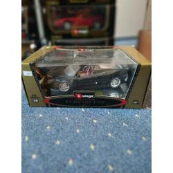 Bburago Ferrari 1/18, 15 modellen.