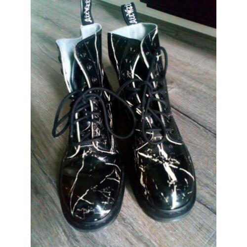 Stoere dr.Martens marmer (zwart/wit) lak (40)