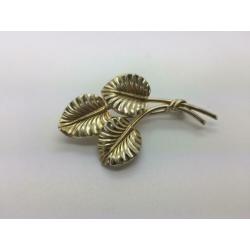 H333 Prachtige antieke zilveren broche leafs
