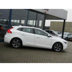 Volvo V40 2.0 D2 R-Design Business NAVI XENON (bj 2015)