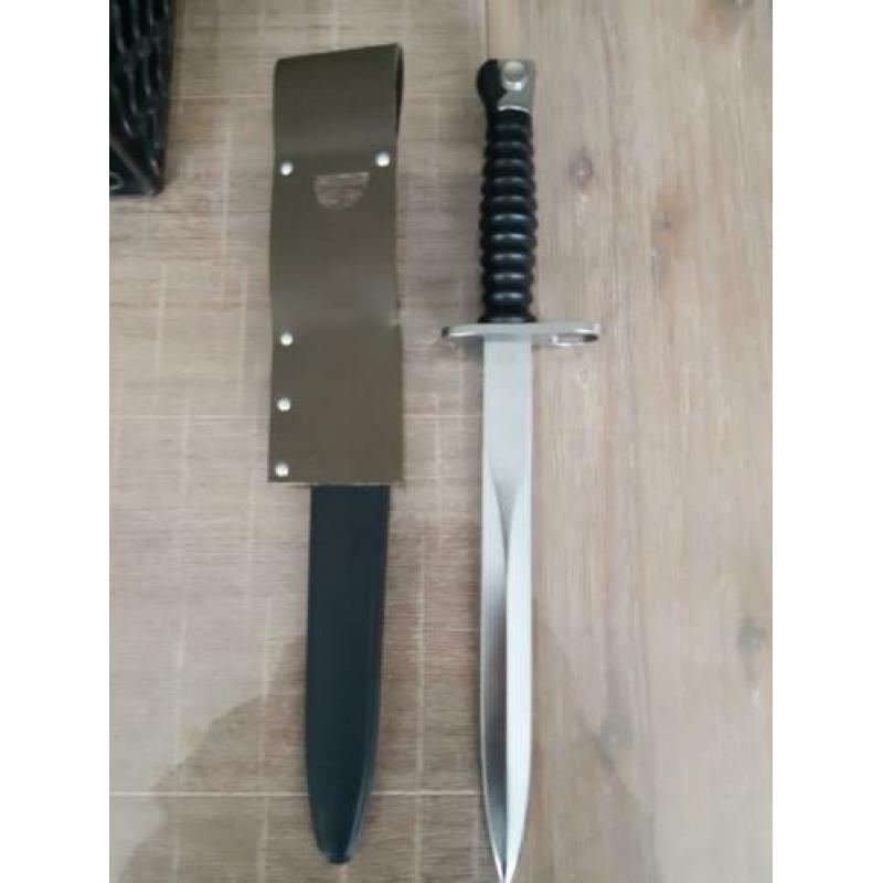 Sig bajonet Zwitsers Sturmgewehr