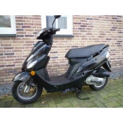 Peugeot v-clic snor 4t bj 2008 km 16.000