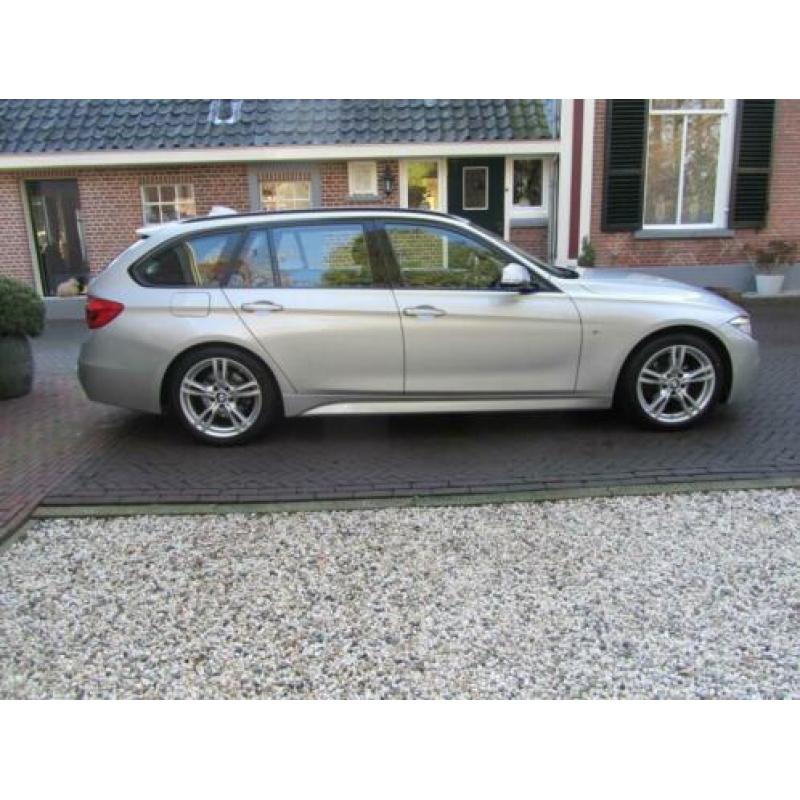 Bmw 3-serie Touring 320i Cent.Hi.Ex. M-Pakket, Panoramadaken