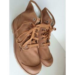 Palladuim maat 44 schoenen