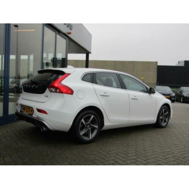 Volvo V40 2.0 D2 R-Design Business NAVI XENON (bj 2015)