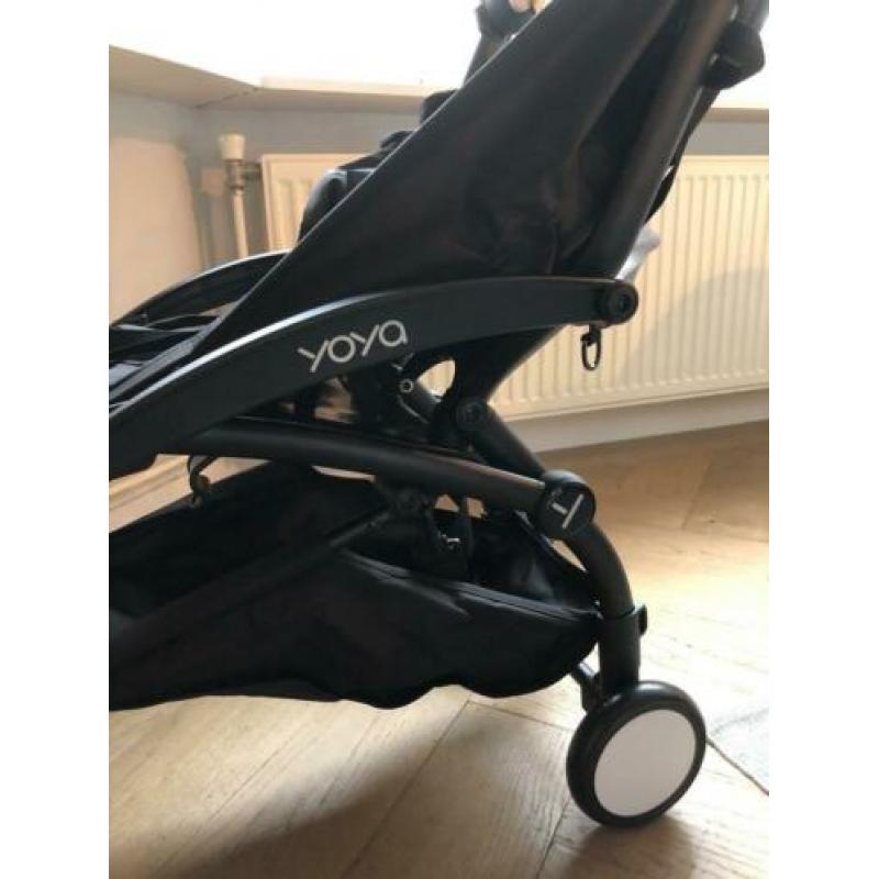 Splinternieuwe YoYa / YoYo black buggy. Incl accessoires
