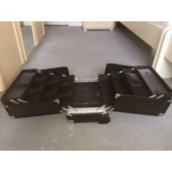 Elegante zwarte (visagie) trolley koffer. (Uitklapbaar)