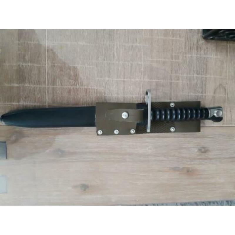 Sig bajonet Zwitsers Sturmgewehr