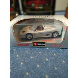 Bburago Ferrari 1/18, 15 modellen.