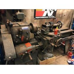 Draaibank en freesmachine