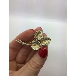 H333 Prachtige antieke zilveren broche leafs